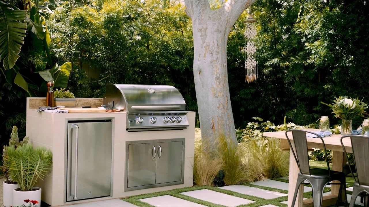 Summerset SIZPRO32-CART-SIZ32 Sizzler Pro Series Gas Grill On Deluxe Cart, 32-Inch 6 Summerset SIZPRO32-CART-SIZ32 Sizzler Pro Series Gas Grill On Deluxe Cart, 32-Inch - Image 6