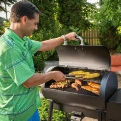 Broil King 493051 Crown Pellet 400 Smoker And Grill -Broil King Shop bk baronpellet400 ls b 06 20