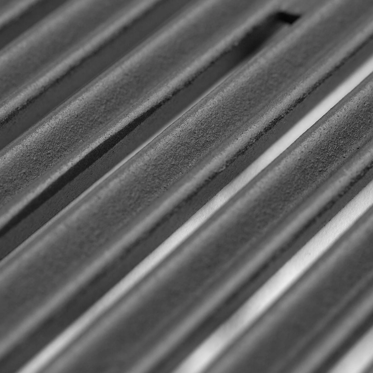 Broil King SIG-320 Signet 320 3-Burner Grill On 2-Wheel Cart, 25.5-Inches 8 Broil King SIG-320 Signet 320 3-Burner Grill On 2-Wheel Cart, 25.5-Inches - Image 8