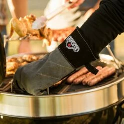 Napoleon PRO22K-LEG-2 Professional Charcoal Kettle Leg Grill -Broil King Shop pro22k leg 2 ls l 07 20