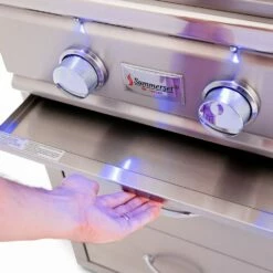 Summerset TRL32 TRL Series Gas Grill On Deluxe Cart, 32-Inch -Broil King Shop trl drip tray 01 20 4