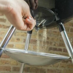 Weber Original Kettle Charcoal Grill, 22-Inch (WEB-741001) -Broil King Shop web 441001 ls b 05 22 1